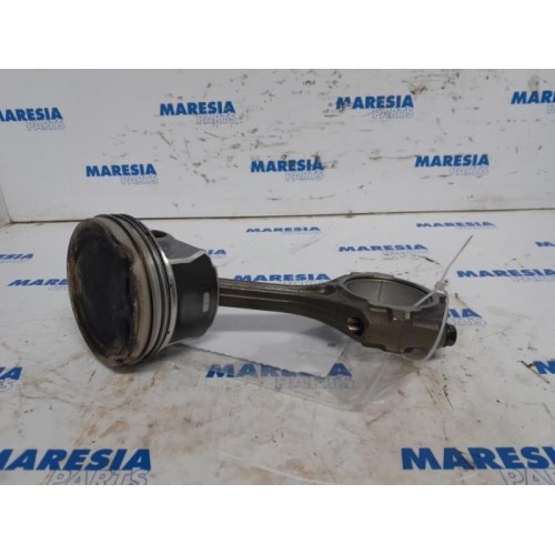 Renault - Megane - Connecting rod