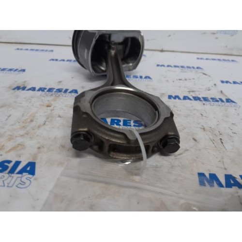 Renault - Megane - Connecting rod