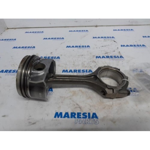 Renault - Megane - Connecting rod