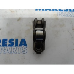 Renault - Megane - Rocker arm