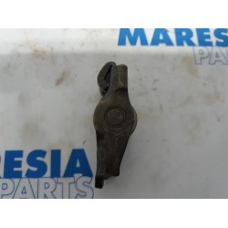 Renault - Megane - Rocker arm