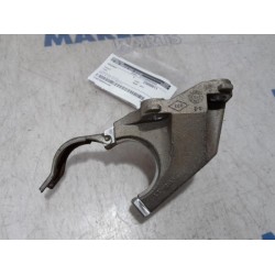 Renault - Trafic - Engine mount