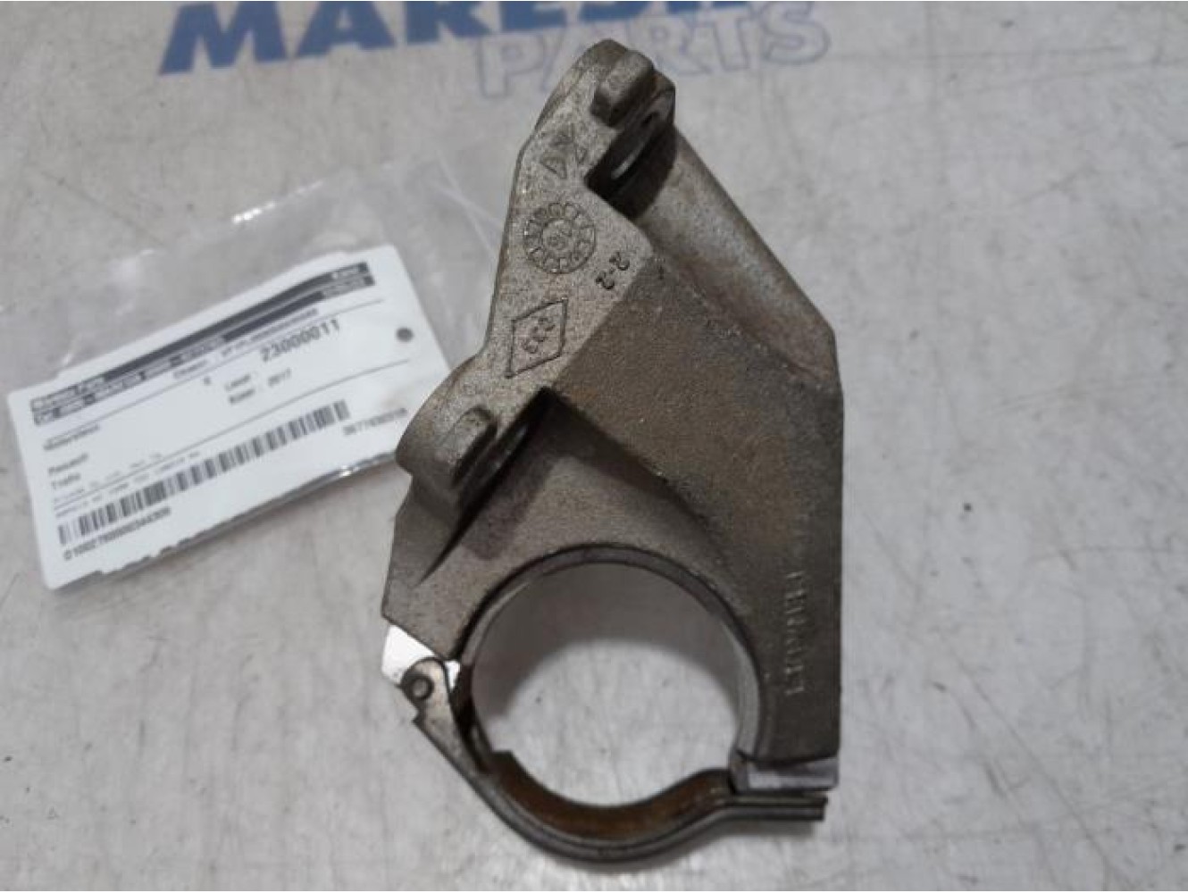 Renault - Trafic - Engine mount