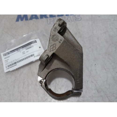 Renault - Trafic - Engine mount