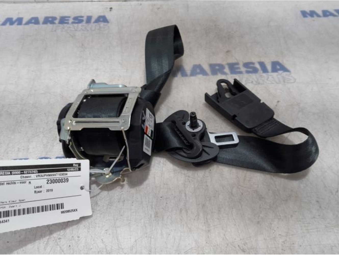 Peugeot - 208 - Front seatbelt, right