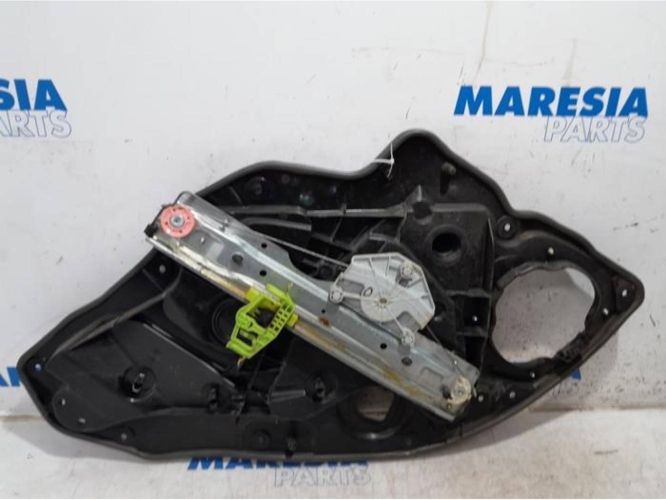 Alfa Romeo - Giulietta - Rear door window mechanism 4-door, right