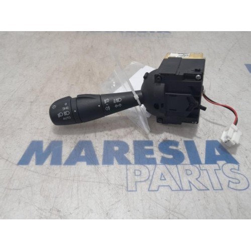 Renault - Captur - Indicator switch