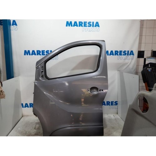 Opel - Vivaro - Portier 2Deurs links