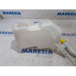 Alfa Romeo - Giulietta - Front windscreen washer reservoir