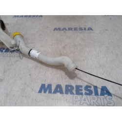 Alfa Romeo - Giulietta - Front windscreen washer reservoir