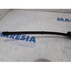 Alfa Romeo - Giulietta - Front wiper arm