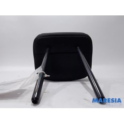 Renault - Captur - Headrest