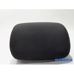 Renault - Captur - Headrest