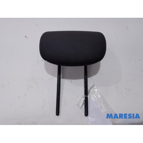 Renault - Captur - Headrest