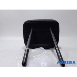 Renault - Captur - Headrest