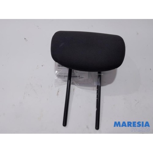 Renault - Captur - Headrest