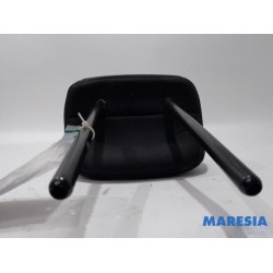 Renault - Captur - Headrest