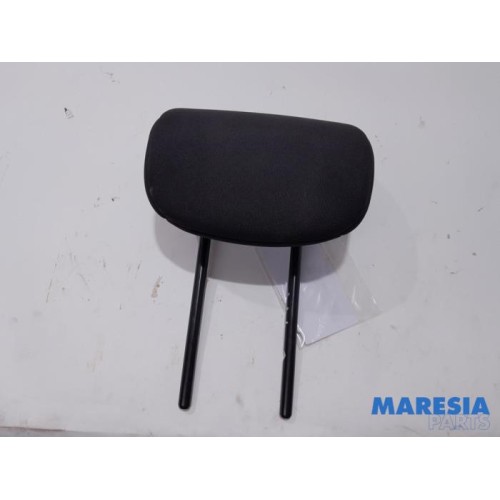Renault - Captur - Headrest