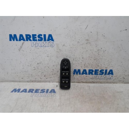 Citroen - C5 - Multi-functional window switch