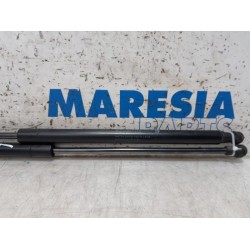Alfa Romeo - Giulietta - Set of tailgate gas struts