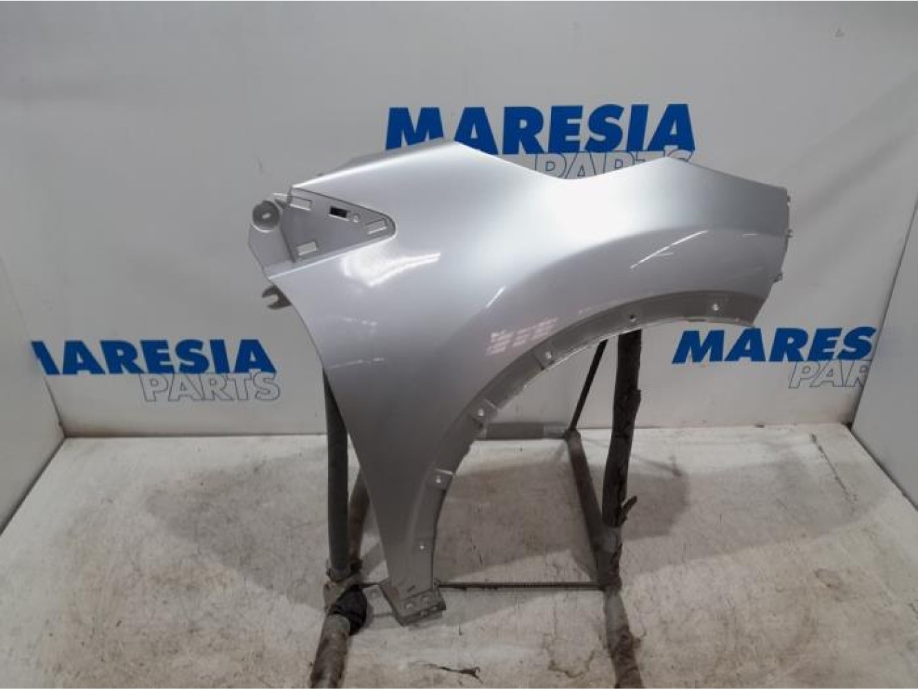 Renault - Captur - Front wing, right