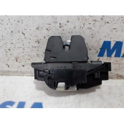 Peugeot - 308 - Tailgate lock mechanism