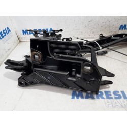Peugeot - 308 - Convertible top hinge