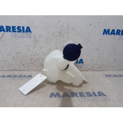 Fiat - Punto Grande - Front windscreen washer reservoir