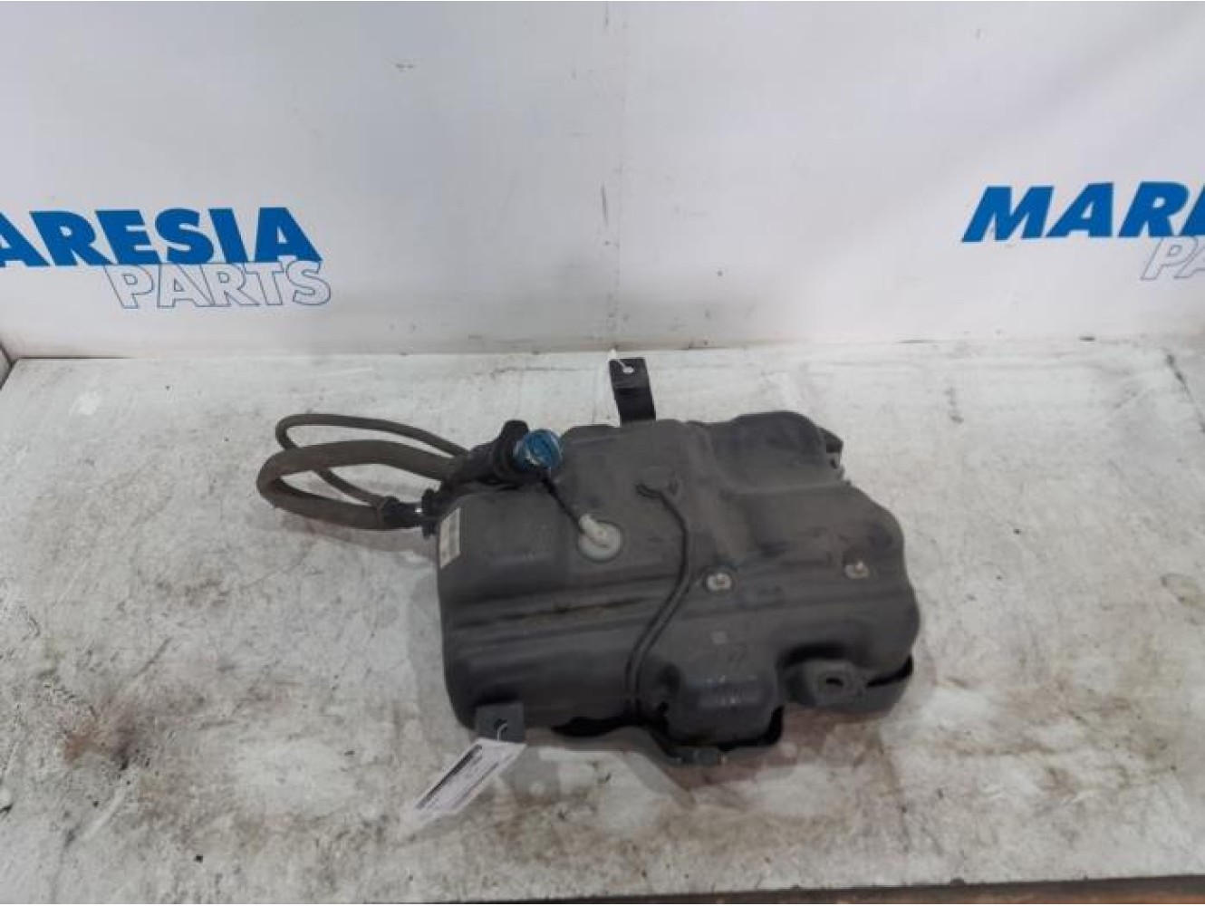 Opel - Vivaro - Adblue tank
