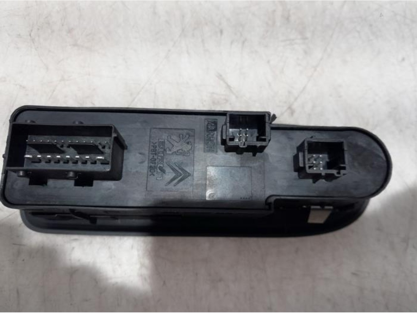 Peugeot - 508 - Multi-functional window switch