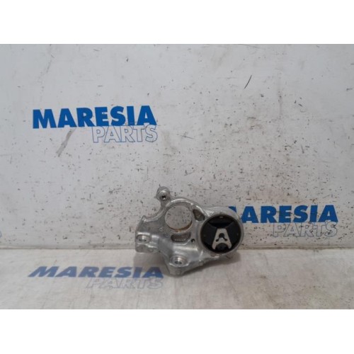 Citroen - DS4 - Engine mount