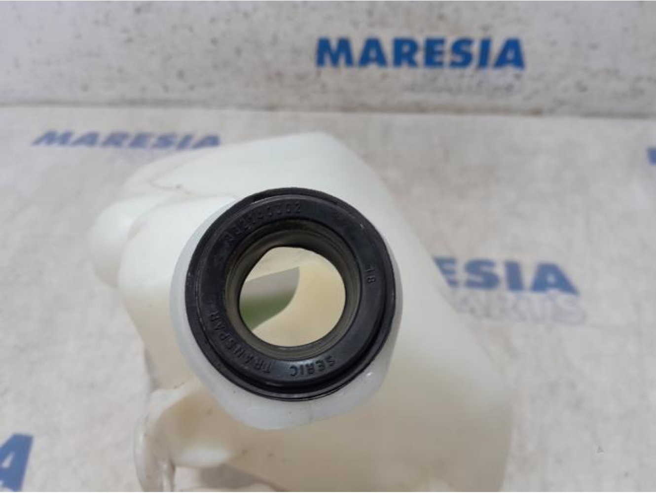 Peugeot - 207 - Front windscreen washer reservoir