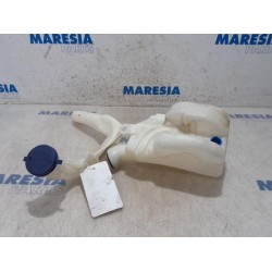 Peugeot - 207 - Front windscreen washer reservoir