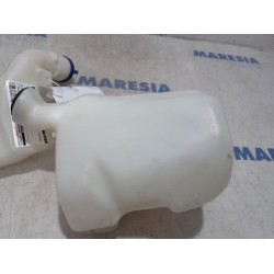 Peugeot - 207 - Front windscreen washer reservoir