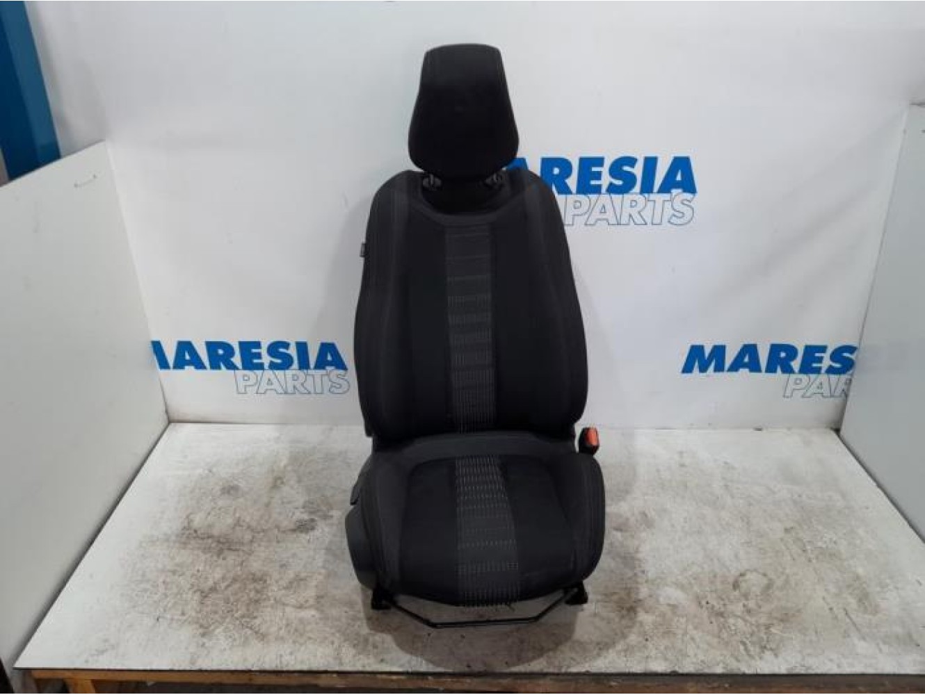 Peugeot - 308 - Seat, right