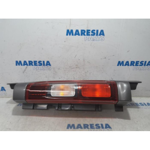 Opel - Vivaro - Taillight, right