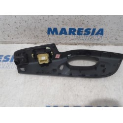 Opel - Vivaro - Multi-functional window switch
