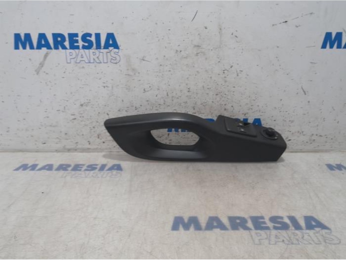 Opel - Vivaro - Multi-functional window switch