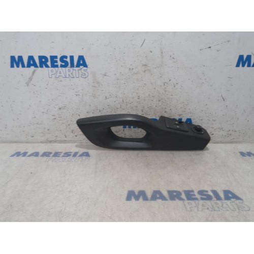 Opel - Vivaro - Multi-functional window switch
