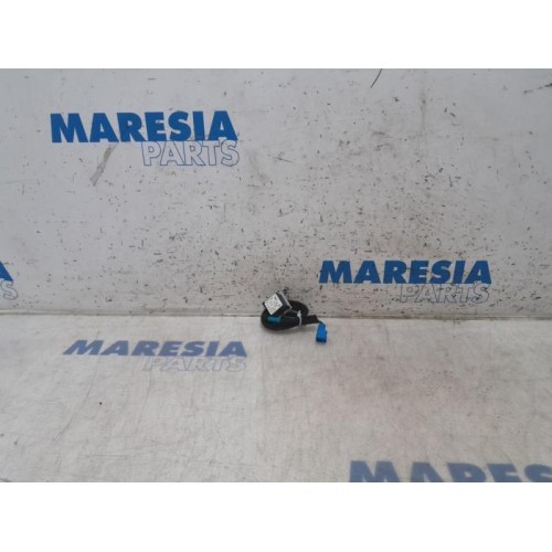 Opel - Vivaro - GPS Antenne