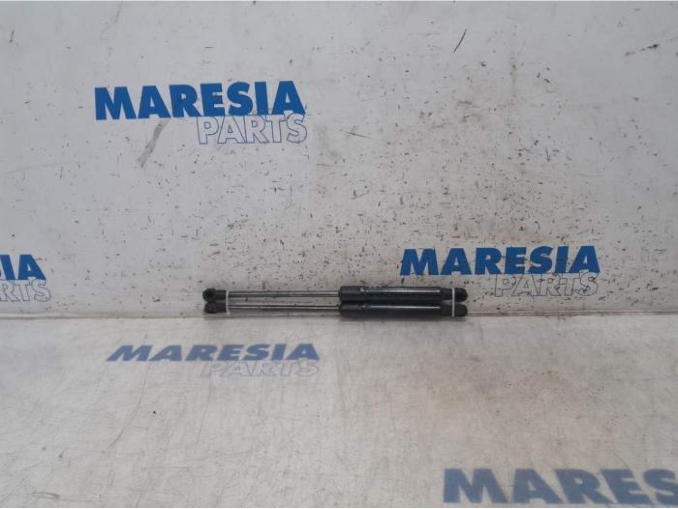 Opel - Vivaro - Set of bonnet gas struts