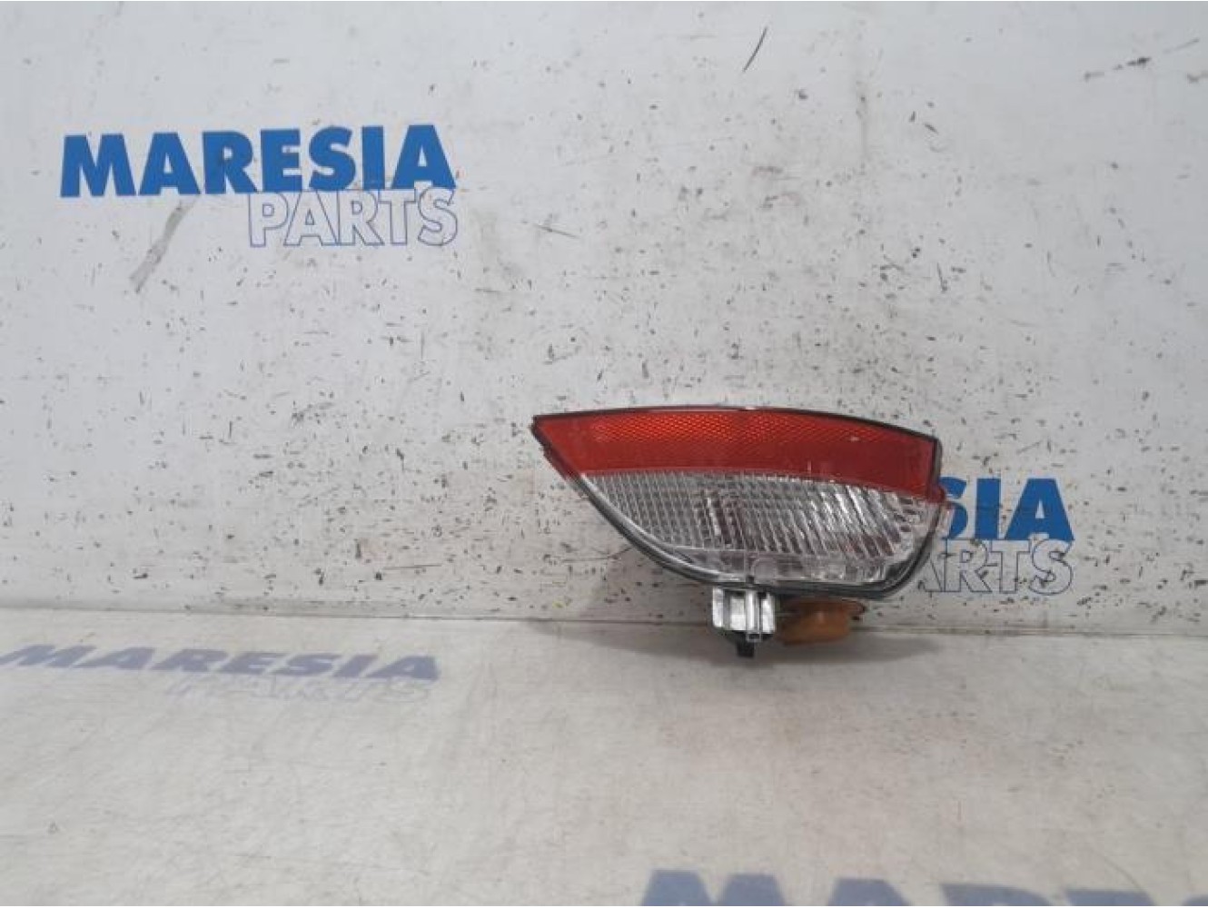 Renault - Captur - Rear fog light