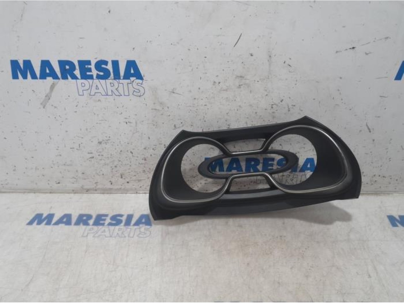 Renault - Captur - Odometer decorative strip