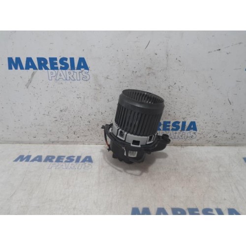 Renault - Captur - Heating and ventilation fan motor