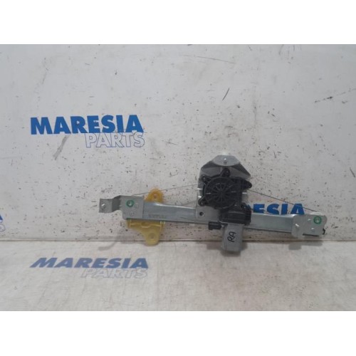 Renault - Captur - Rear door window mechanism 4-door, right