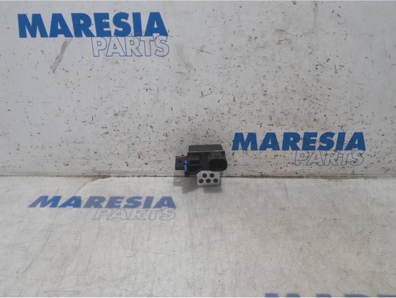 Renault - Captur - Cooling fan resistor