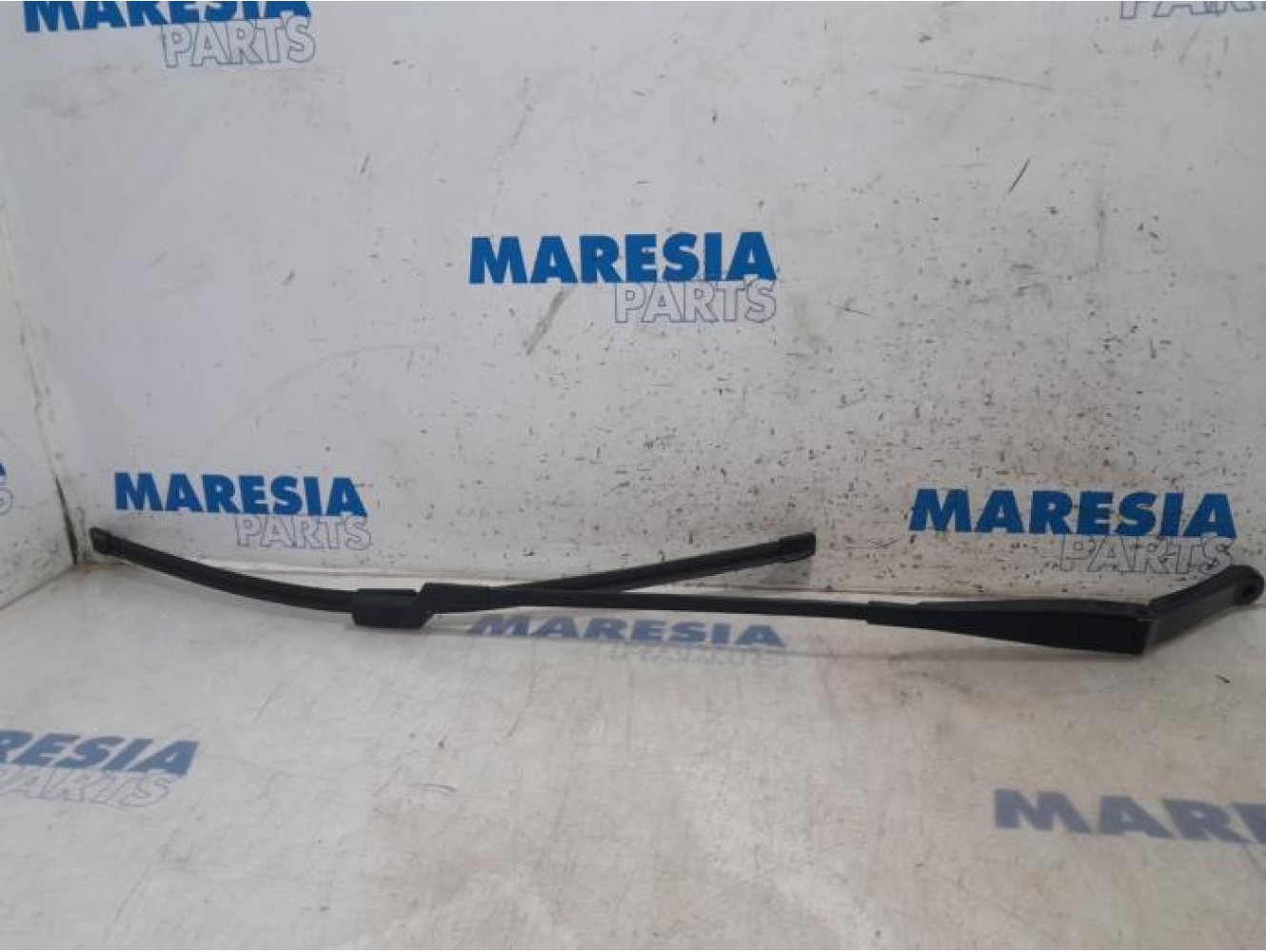 Peugeot - 508 - Front wiper arm