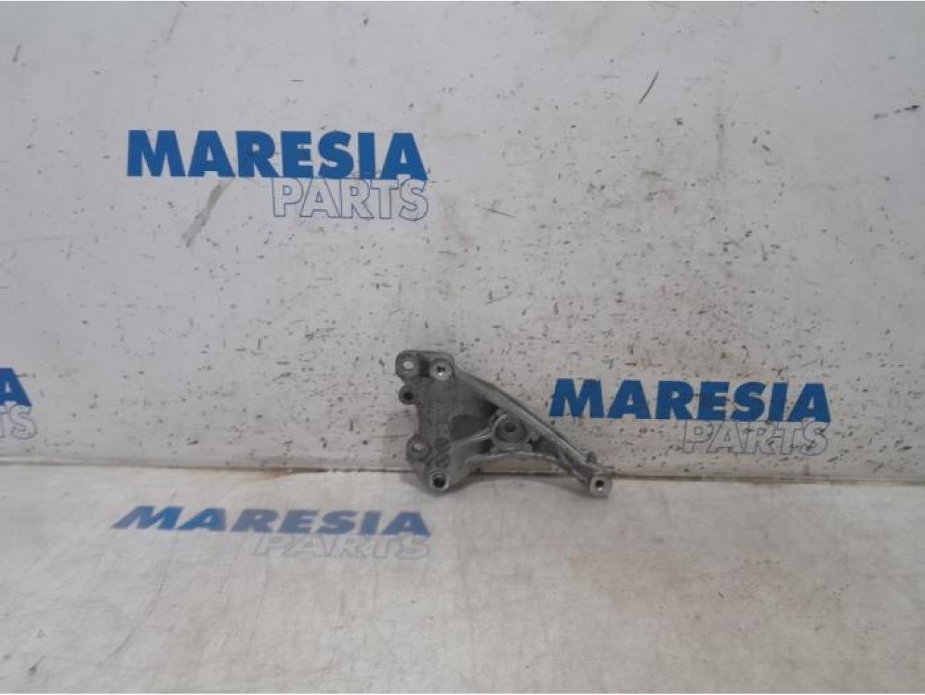 Peugeot - 207 - Air conditioning bracket