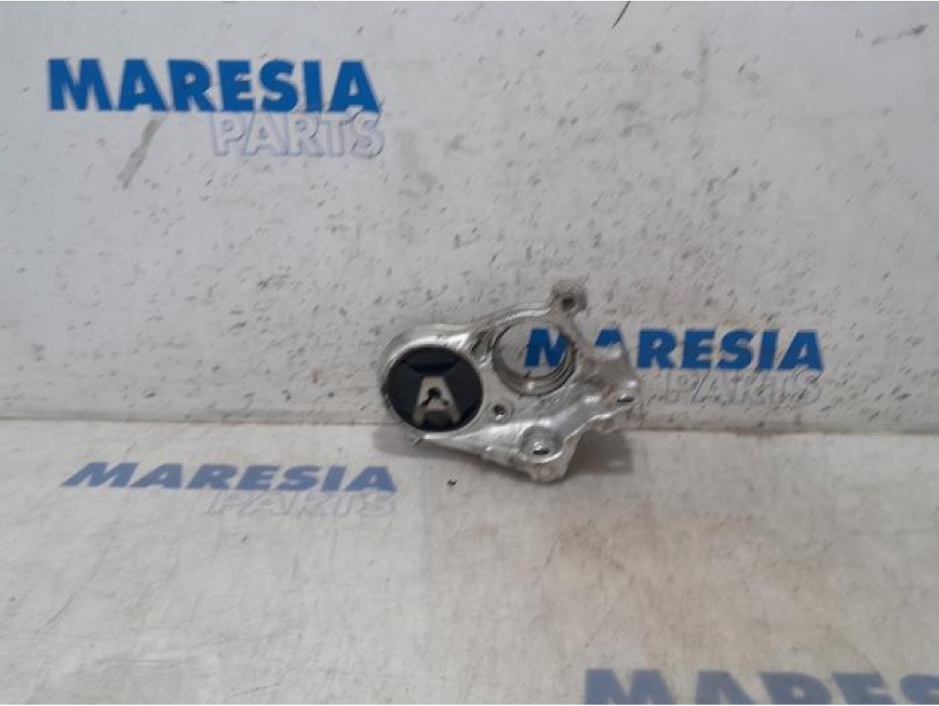Peugeot - 308 - Engine mount