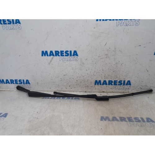 Peugeot - 308 - Front wiper arm